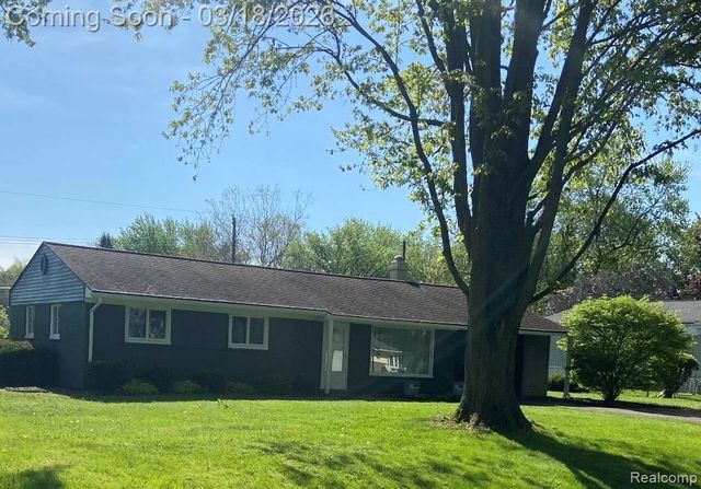 6372 Peach Drive, Village Of Clarkston, MI 48346