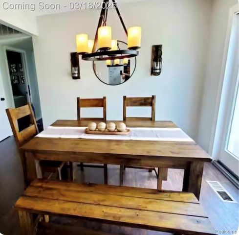 6372 Peach Drive, Village Of Clarkston, MI 48346