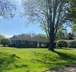 6372 Peach Drive, Village Of Clarkston, MI 48346