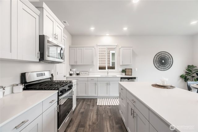1461 SW Pendleton Way, Port Orchard, WA 98367