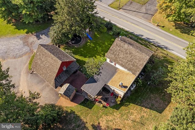 1175 W SWARTZVILLE RD, Reinholds, PA 17569