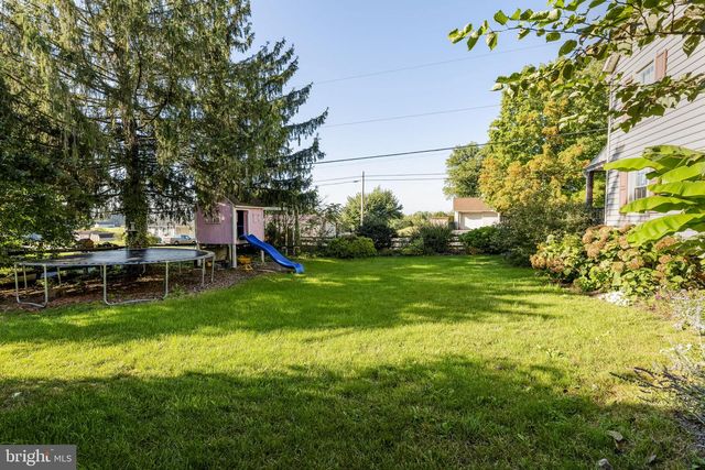 1175 W SWARTZVILLE RD, Reinholds, PA 17569