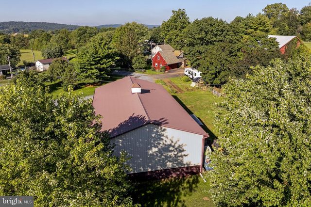 1175 W SWARTZVILLE RD, Reinholds, PA 17569