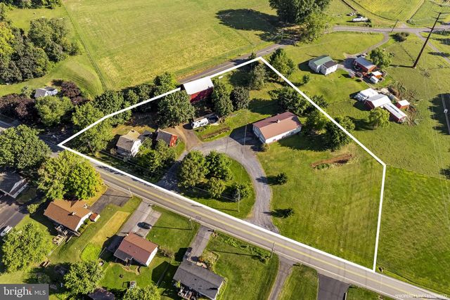 1175 W SWARTZVILLE RD, Reinholds, PA 17569