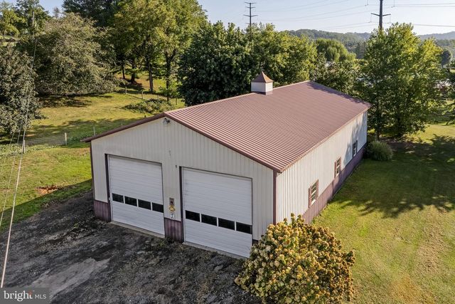 1175 W SWARTZVILLE RD, Reinholds, PA 17569