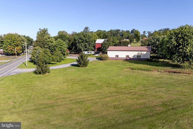 1175 W SWARTZVILLE RD, Reinholds, PA 17569