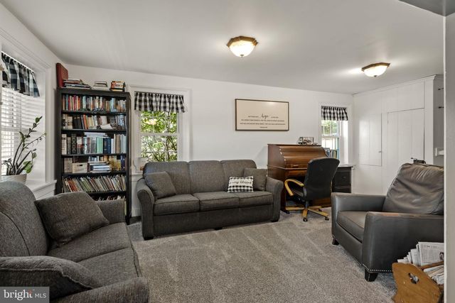 1175 W SWARTZVILLE RD, Reinholds, PA 17569