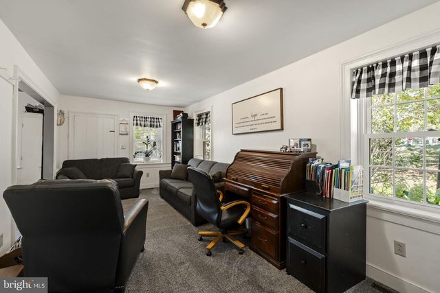 1175 W SWARTZVILLE RD, Reinholds, PA 17569