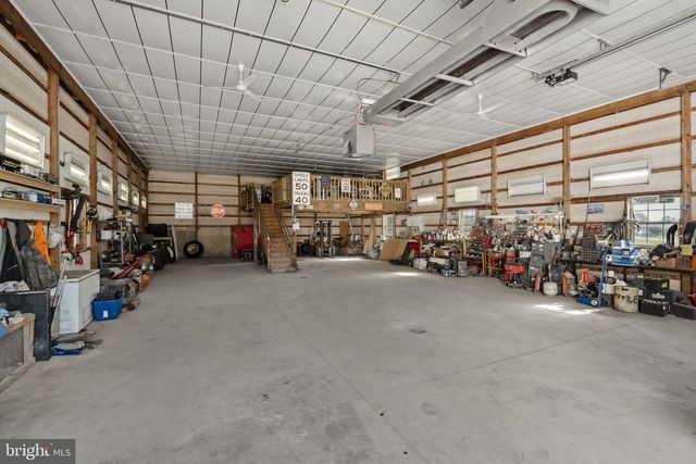 1175 W SWARTZVILLE RD, Reinholds, PA 17569