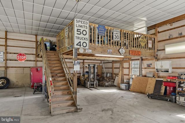 1175 W SWARTZVILLE RD, Reinholds, PA 17569