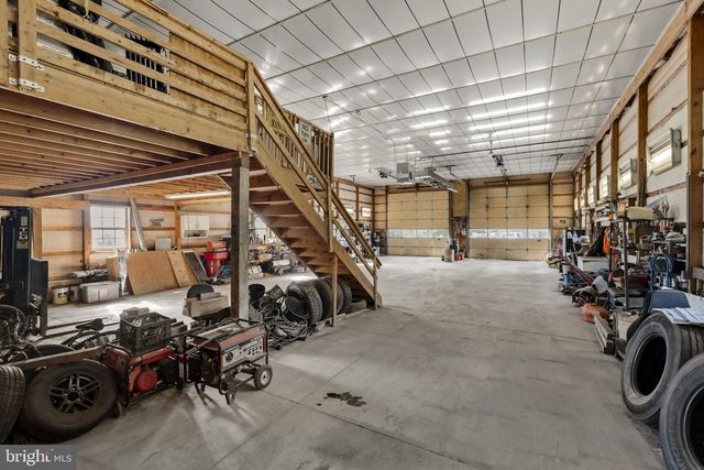 1175 W SWARTZVILLE RD, Reinholds, PA 17569