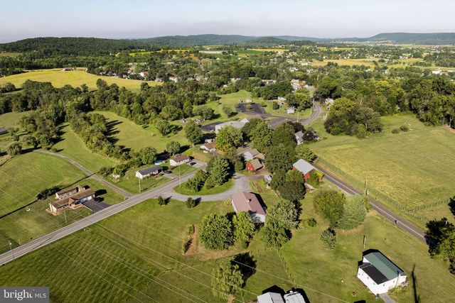 1175 W SWARTZVILLE RD, Reinholds, PA 17569