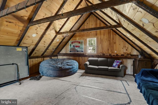 1175 W SWARTZVILLE RD, Reinholds, PA 17569