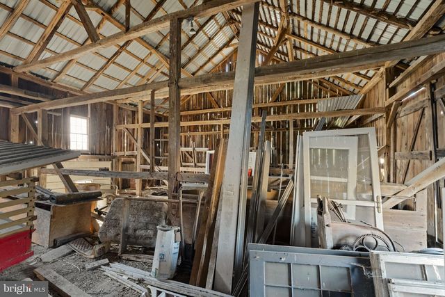 1175 W SWARTZVILLE RD, Reinholds, PA 17569