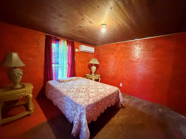 307 E Smith Avenue, Geneva, AL 36340