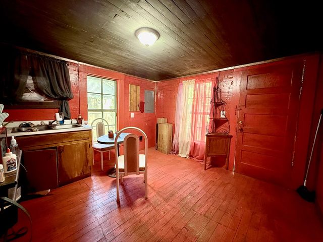 307 E Smith Avenue, Geneva, AL 36340