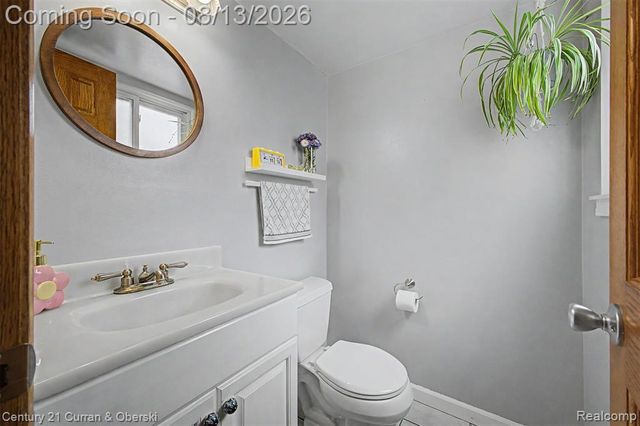 390 Robyn Drive, Canton, MI 48187