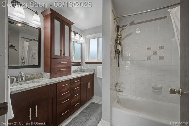 390 Robyn Drive, Canton, MI 48187