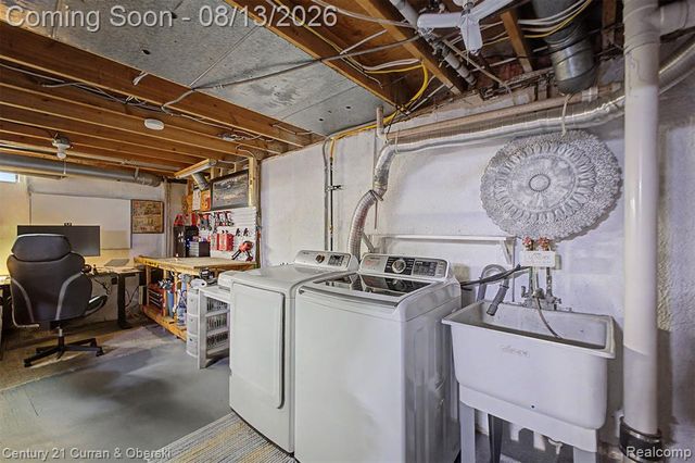 390 Robyn Drive, Canton, MI 48187
