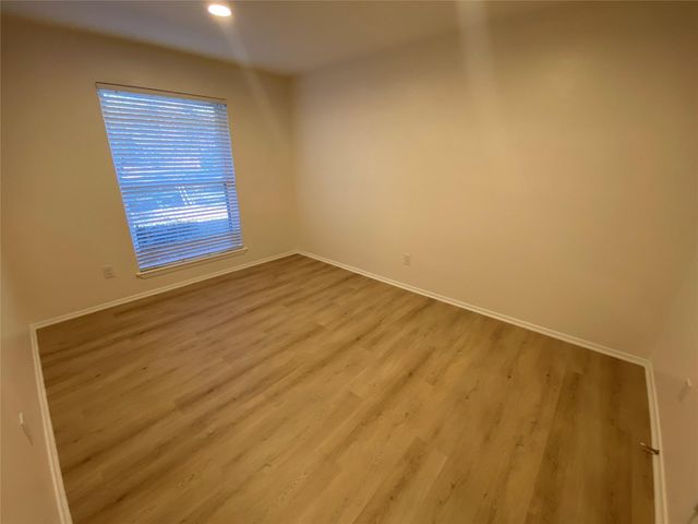 2 N Waxberry Road, The Woodlands, TX 77381