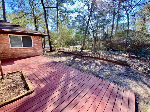 2 N Waxberry Road, The Woodlands, TX 77381