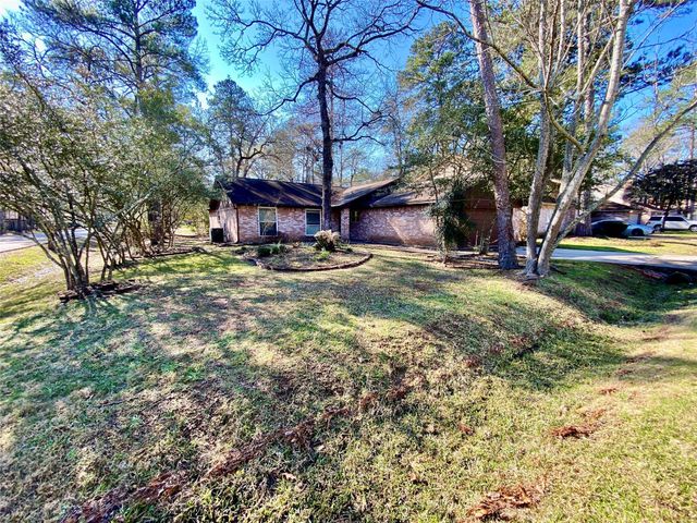 2 N Waxberry Road, The Woodlands, TX 77381
