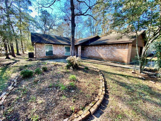 2 N Waxberry Road, The Woodlands, TX 77381
