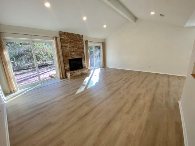 2 N Waxberry Road, The Woodlands, TX 77381