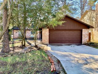 2 N Waxberry Road, The Woodlands, TX 77381