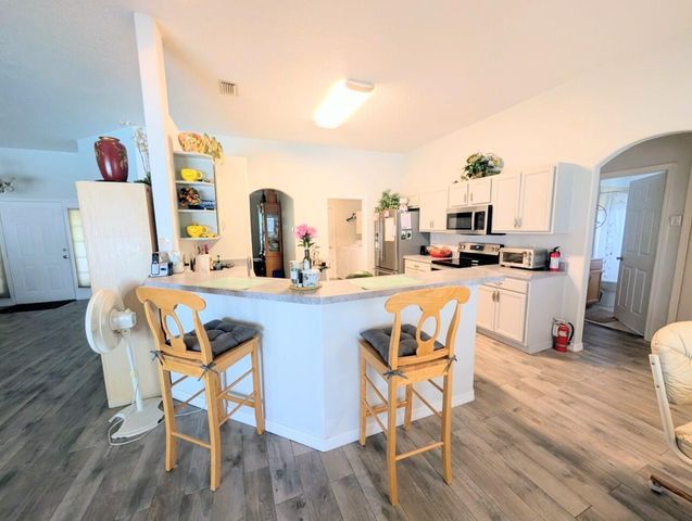 2097 SW Larchmont Lane, Port St. Lucie, FL 34984