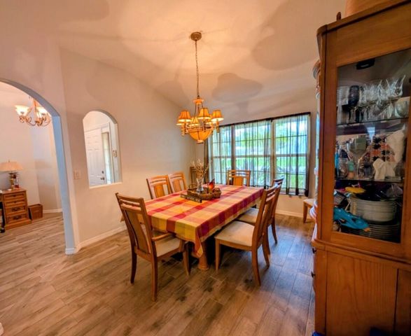 2097 SW Larchmont Lane, Port St. Lucie, FL 34984