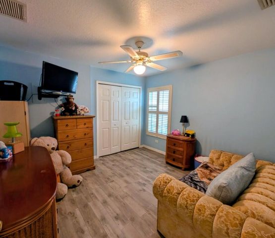 2097 SW Larchmont Lane, Port St. Lucie, FL 34984