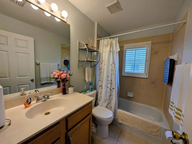 2097 SW Larchmont Lane, Port St. Lucie, FL 34984
