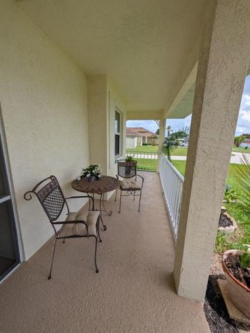 2097 SW Larchmont Lane, Port St. Lucie, FL 34984