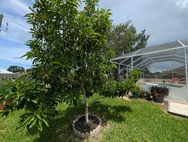 2097 SW Larchmont Lane, Port St. Lucie, FL 34984