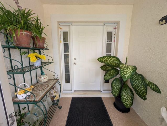 2097 SW Larchmont Lane, Port St. Lucie, FL 34984