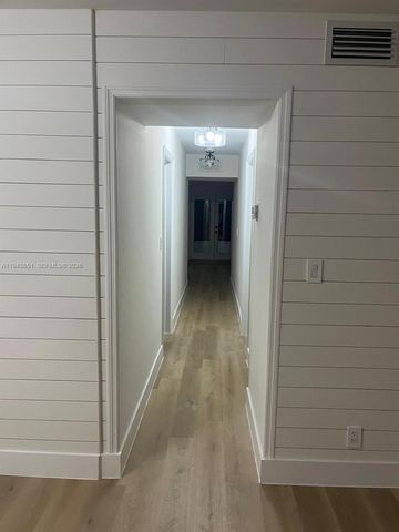 6330 SW 34th St, Miami, FL 33155