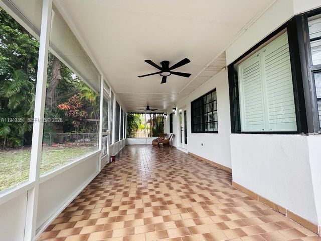 6330 SW 34th St, Miami, FL 33155