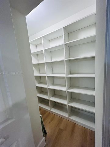 6330 SW 34th St, Miami, FL 33155