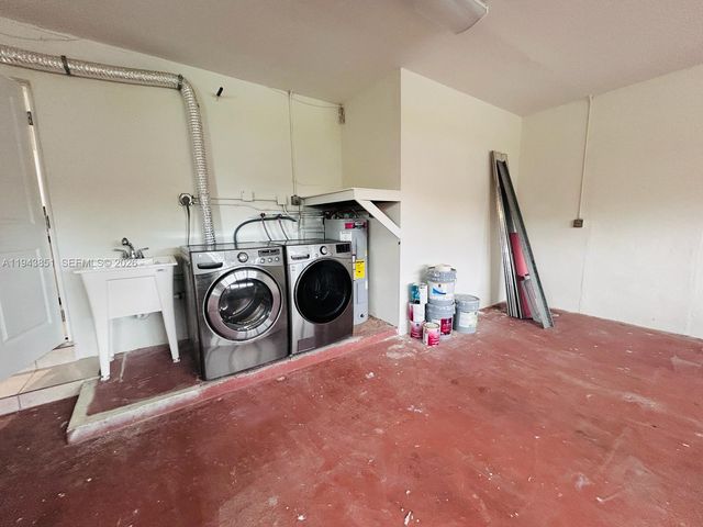 6330 SW 34th St, Miami, FL 33155