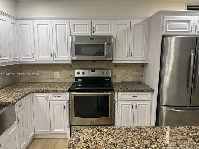 6330 SW 34th St, Miami, FL 33155