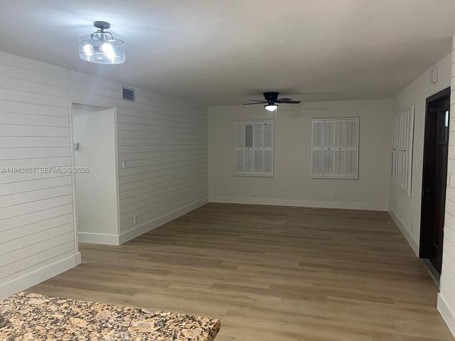 6330 SW 34th St, Miami, FL 33155