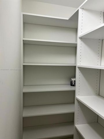 6330 SW 34th St, Miami, FL 33155