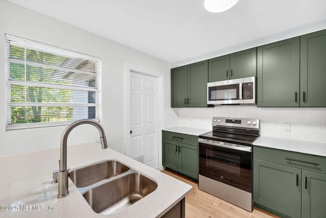 1259 LAKE SHORE Boulevard, Jacksonville, FL 32205