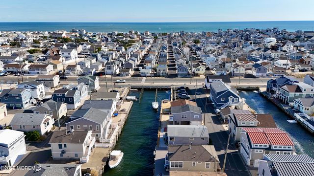 208 Mallard Lane, Lavallette, NJ 08735