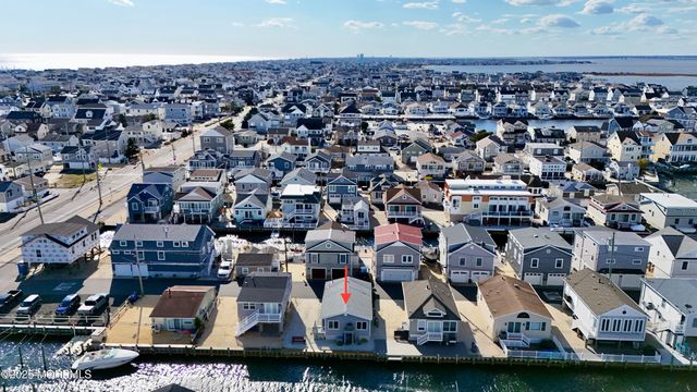 208 Mallard Lane, Lavallette, NJ 08735