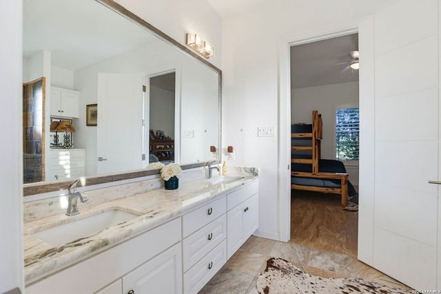 7193 OLD TALLEY RD, San Antonio, TX 78253