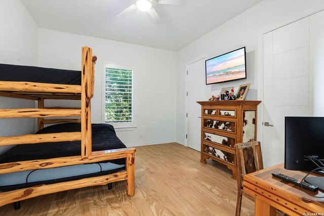 7193 OLD TALLEY RD, San Antonio, TX 78253