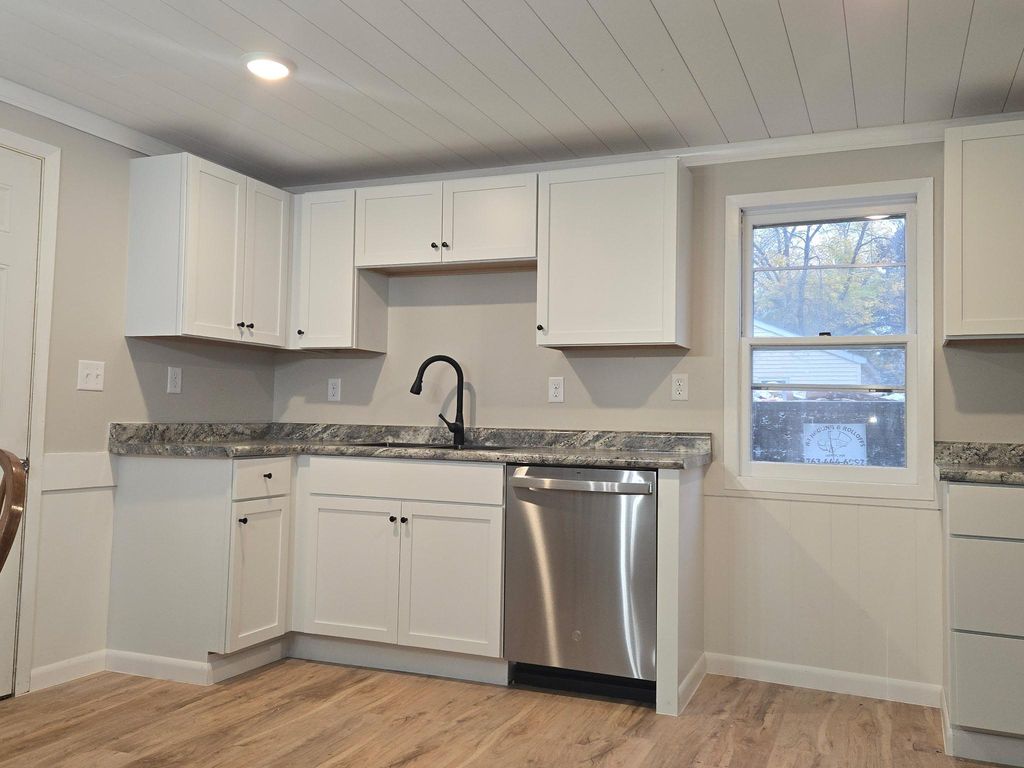901 S 6th Street, Princeton, MN 55371 — photo 2