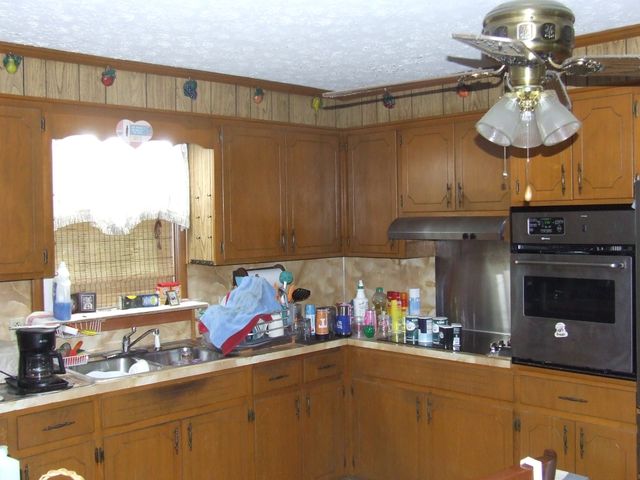 63 Sneed Rd, Mcminnville, TN 37110